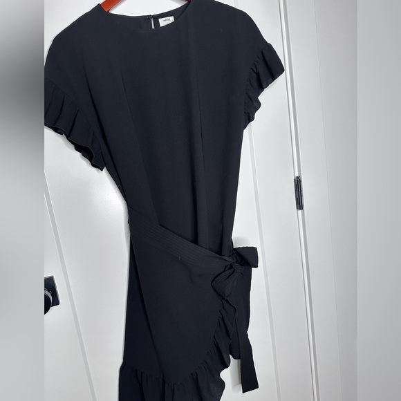 Ruffled lightweight minidresses that gives off fun & flirty appeal - Picture 4 of 9